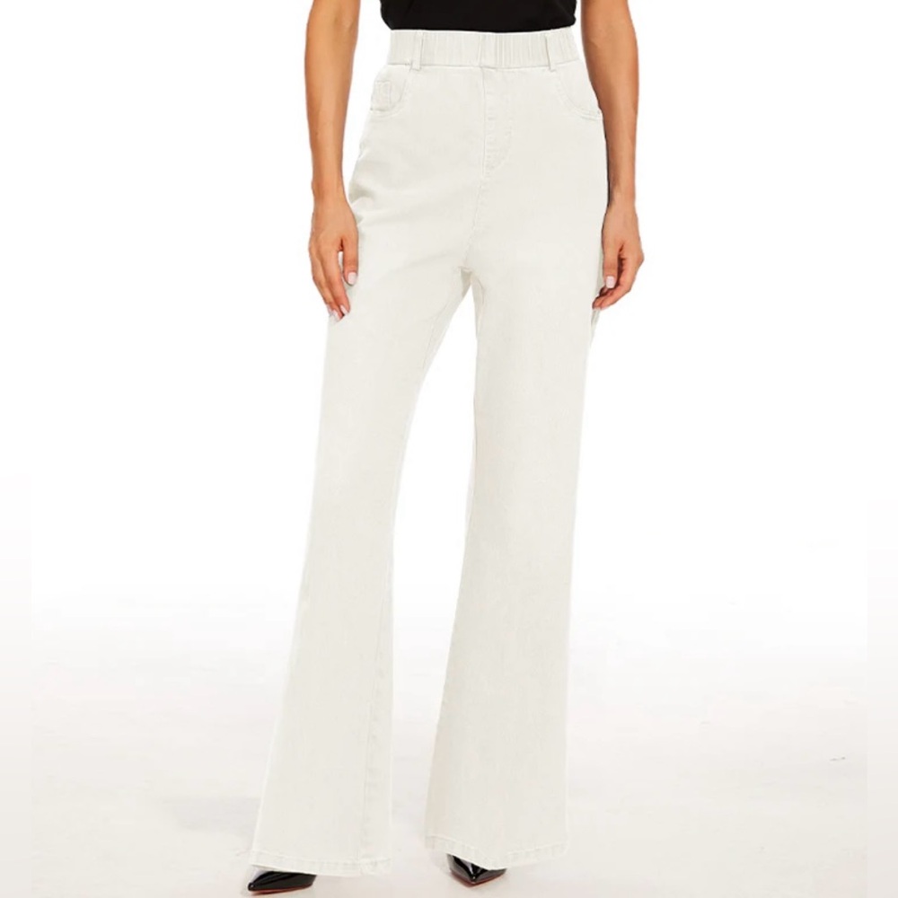 Brand New Legletic Women's Stretch Flare Jeans (Petite Small / White)